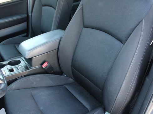Used 2016 Subaru Legacy 2.5i Premium w/ Moonroof Package AWD/4WD image 6
