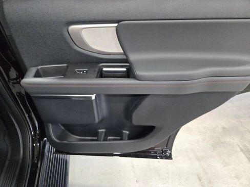 New 2025 Ford Expedition Active image 12