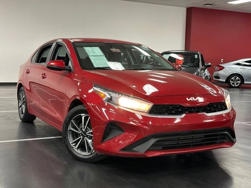 Used 2023 Kia Forte LXS w/ LXS Technology Package FWD image 13