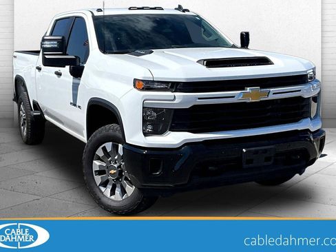 Used 2025 Chevrolet Silverado 2500 Custom w/ Custom Value Package AWD/4WD image 1