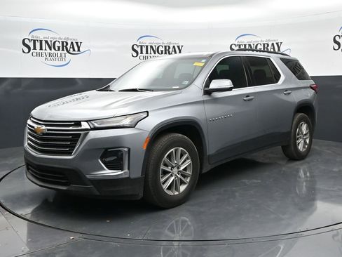 Used 2023 Chevrolet Traverse LT FWD image 3