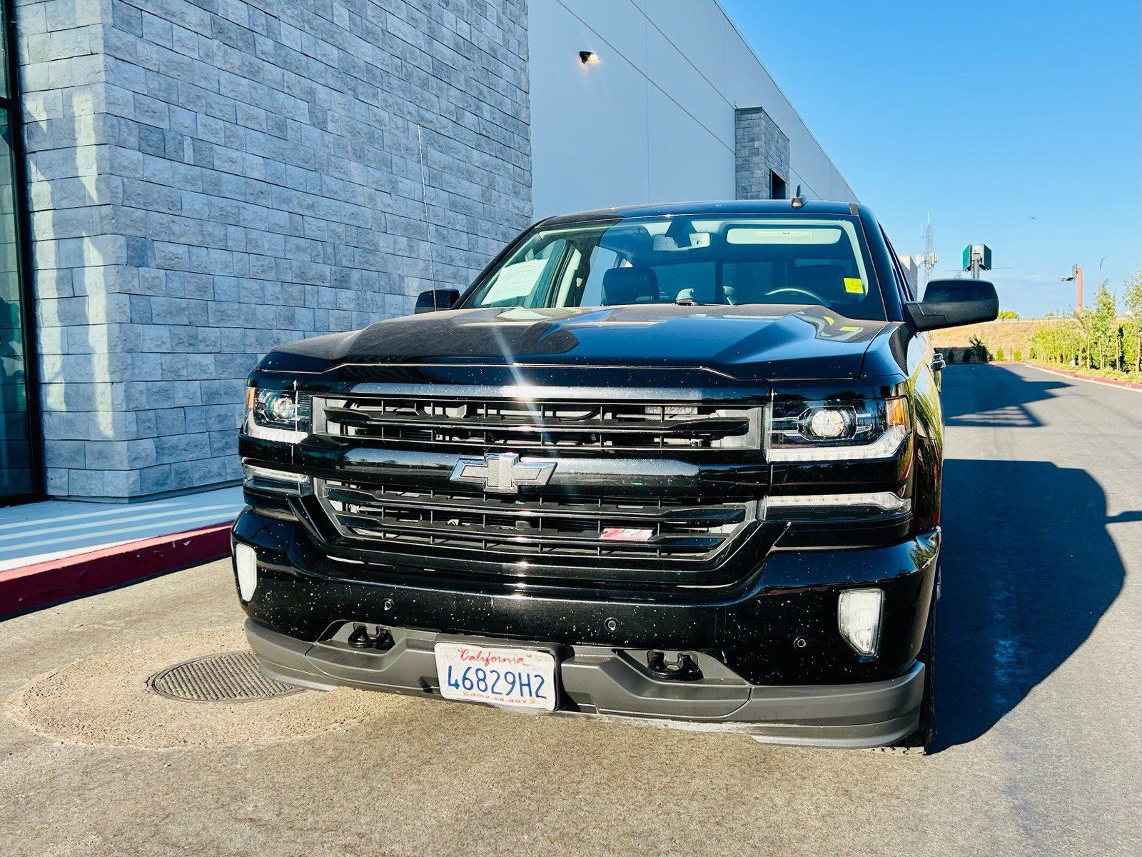 Used 2017 Chevrolet Silverado 1500 LTZ Z71 w/ Midnight Edition AWD/4WD image 7