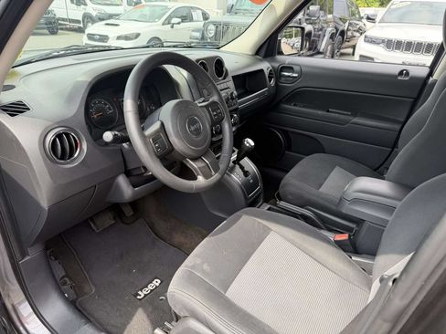 Used 2015 Jeep Patriot Latitude AWD/4WD image 17