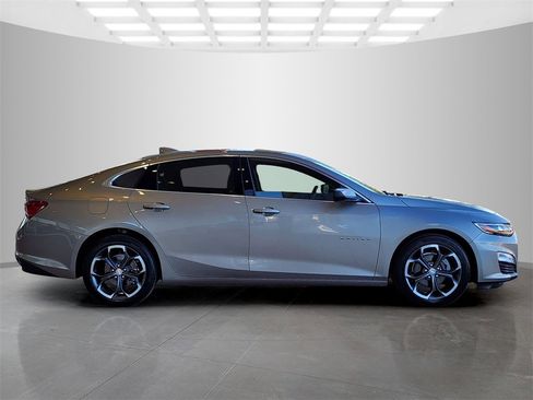Used 2023 Chevrolet Malibu LT image 3