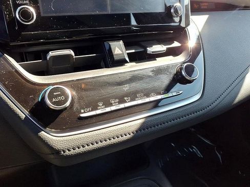 Used 2020 Toyota Corolla SE image 25