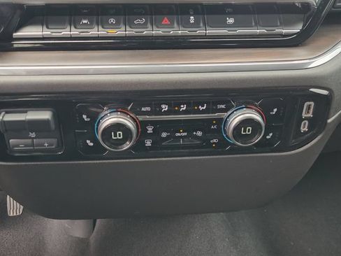 Used 2025 GMC Sierra 1500 SLT RWD image 17