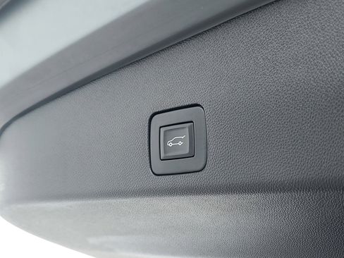 Used 2023 Buick Encore GX Select w/ Sport Touring Package image 11