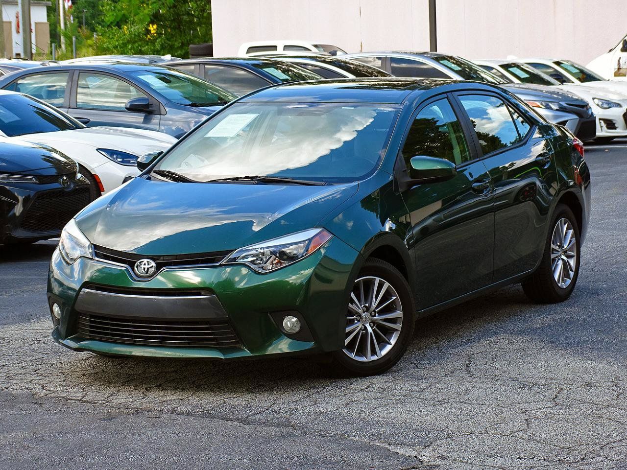 Used 2015 Toyota Corolla LE Premium FWD image 6