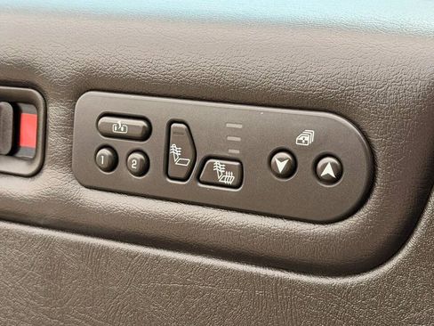 Used 2005 HUMMER H2 SUT w/ Preferred Equipment Group AWD/4WD image 21