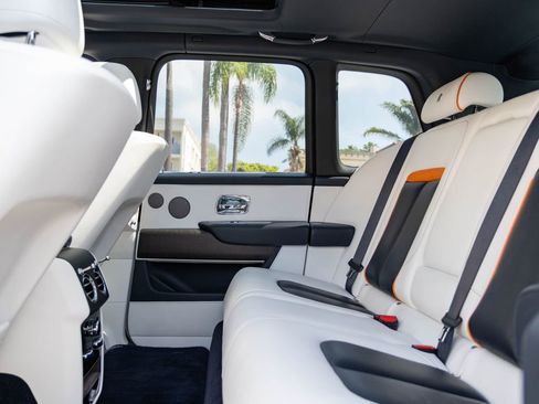 Certified 2019 Rolls-Royce Cullinan AWD/4WD image 29