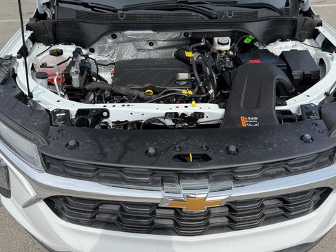 Used 2026 Chevrolet Trax LS FWD image 31
