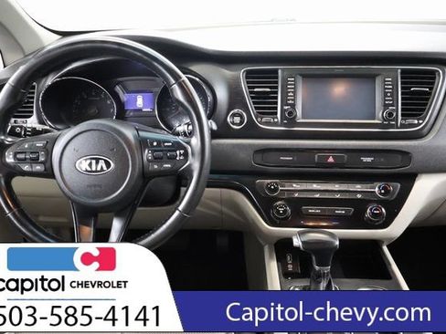 Used 2019 Kia Sedona EX FWD image 14