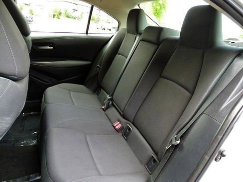 Used 2021 Toyota Corolla LE FWD image 27