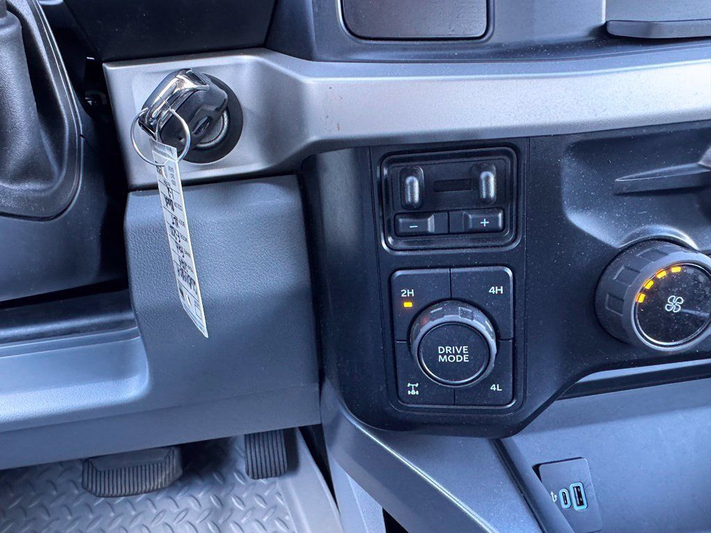 Used 2024 Ford F250 XLT w/ FX4 Off-Road Package AWD/4WD image 29