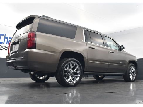 Used 2016 Chevrolet Suburban LTZ image 21
