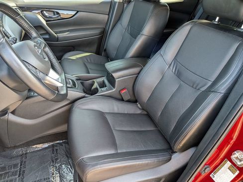 Used 2022 Nissan Rogue Sport SL FWD image 13