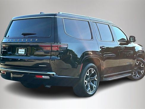 Used 2024 Jeep Wagoneer Series III image 5