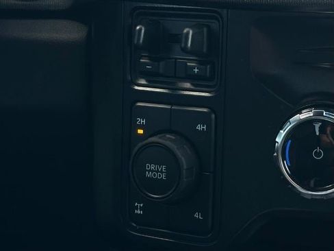 New 2026 Ford F350 Platinum w/ FX4 Off-Road Package image 16