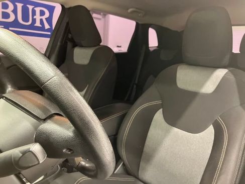 Used 2017 Jeep Cherokee Sport w/ Trailer Tow Group AWD/4WD image 23