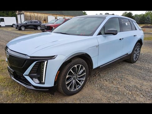 Used 2024 Cadillac Lyriq Sport AWD/4WD image 3