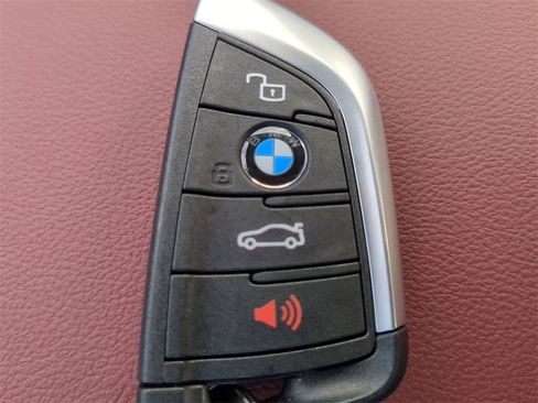 Used 2026 BMW 330i Sedan w/ M Sport Package image 31