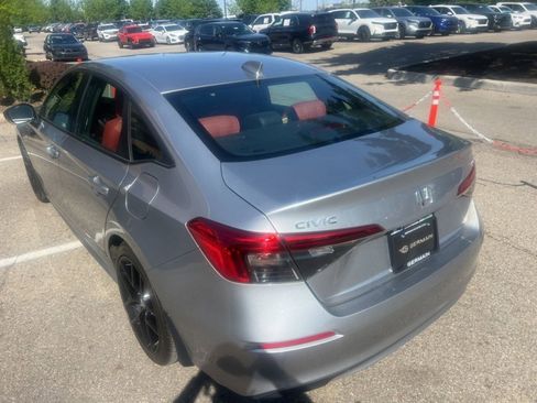 Used 2023 Honda Civic Sport image 8