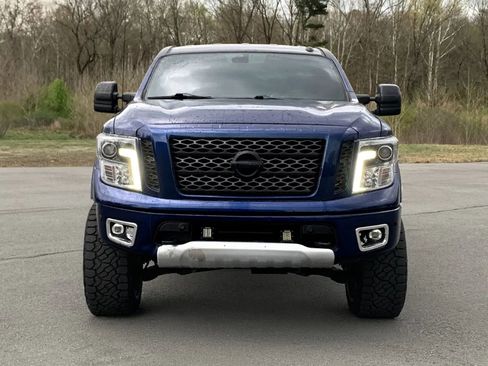 Used 2019 Nissan Titan PRO-4X w/ Pro-4x Utility Package image 2