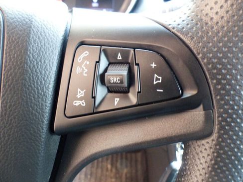 Used 2019 Chevrolet Trax LS image 39