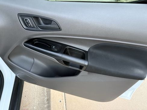 Used 2019 Ford Transit Connect XL image 4