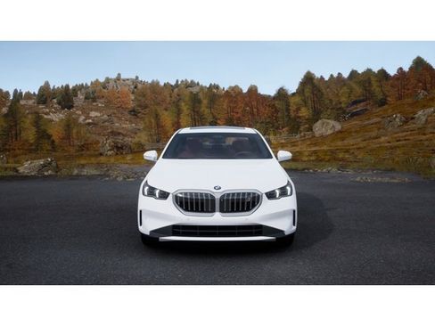 New 2027 BMW i5 eDrive40 RWD image 3