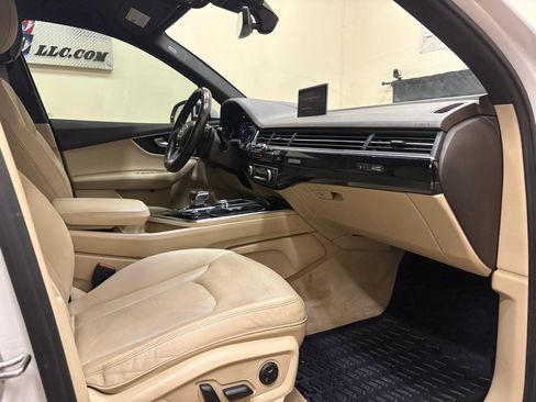 Used 2018 Audi Q7 3.0T Prestige AWD/4WD image 39