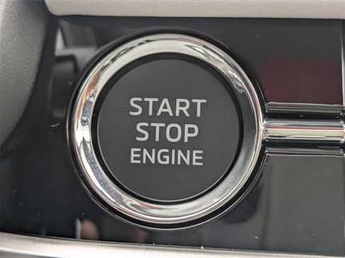 New 2026 Mitsubishi Outlander SE image 32