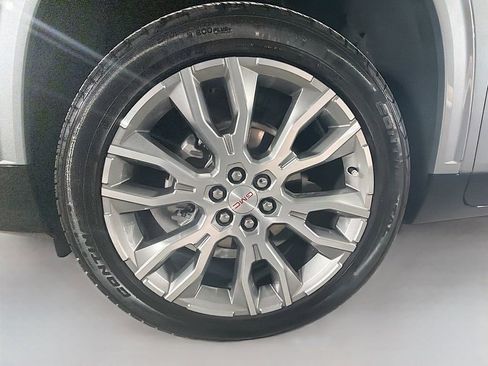 Used 2025 GMC Acadia Denali w/ Super Cruise Package FWD image 36