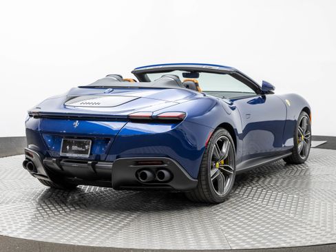Used 2025 Ferrari Roma Spider image 7