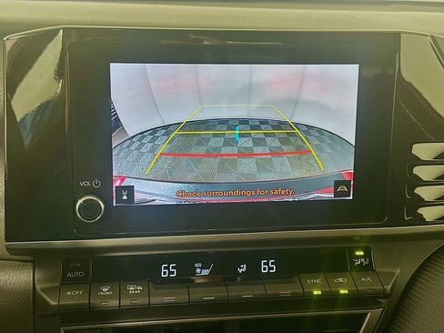 Used 2025 Toyota Camry SE image 14