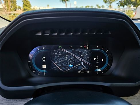 Used 2025 Volvo XC90 B6 Plus image 40