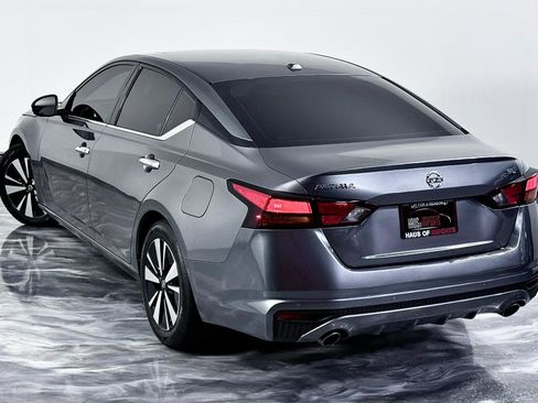 Used 2020 Nissan Altima 2.5 SL FWD image 12