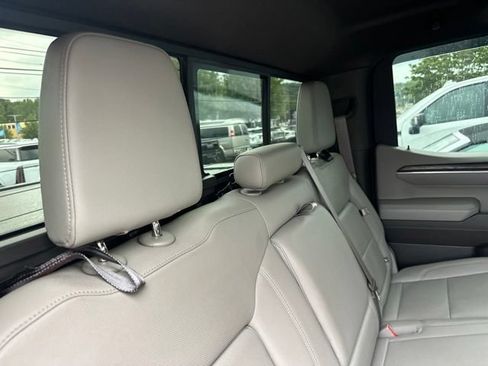 Used 2023 GMC Sierra 1500 SLT w/ SLT Premium Plus Package AWD/4WD image 18