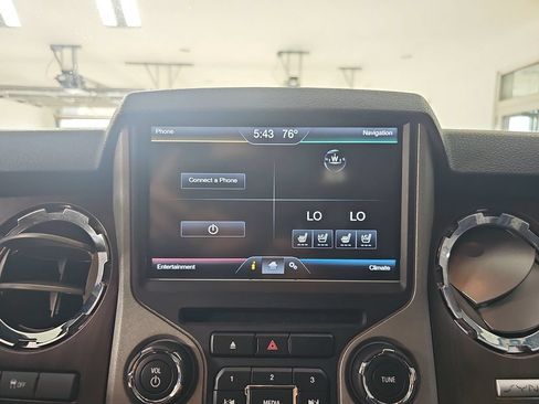 Used 2016 Ford F250 Lariat w/ Lariat Ultimate Package AWD/4WD image 26