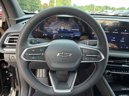 New 2027 Chevrolet Traverse LT w/ Midnight/Sport Edition FWD image 28