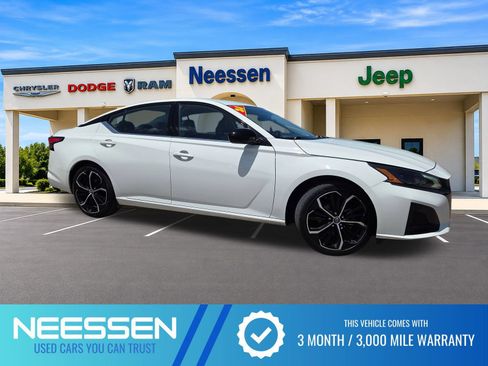 Used 2024 Nissan Altima 2.5 SR FWD image 1