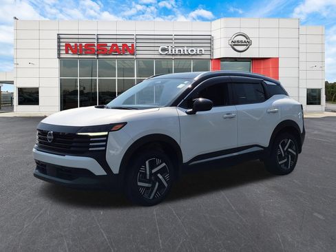 Used 2026 Nissan Kicks SV w/ Charging Package FWD image 7