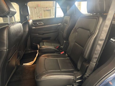 Used 2016 Ford Explorer Limited w/ Equipment Group 301A AWD/4WD image 18