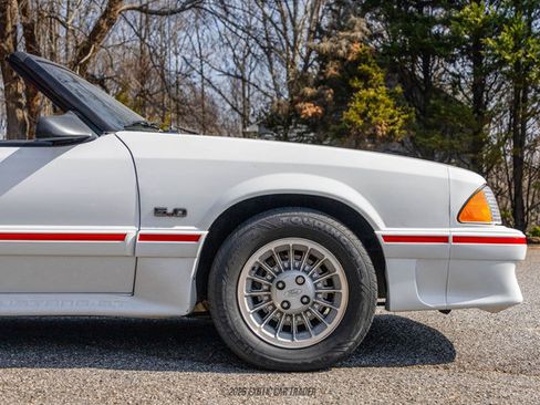 Used 1987 Ford Mustang GT RWD image 11