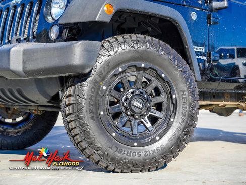 Used 2018 Jeep Wrangler Sport w/ Connectivity Group image 2