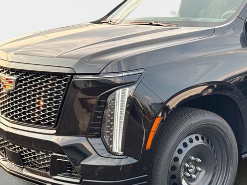 Used 2026 Cadillac Escalade V w/ LPO, ONYX Package AWD/4WD image 7