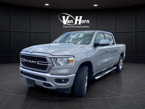 Used 2022 RAM 1500 Big Horn AWD/4WD image 3
