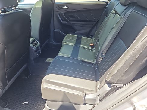 Certified 2024 Volkswagen Tiguan SE R-Line AWD/4WD image 31