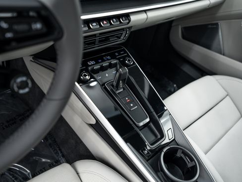 Certified 2024 Porsche 911 Turbo AWD/4WD image 16
