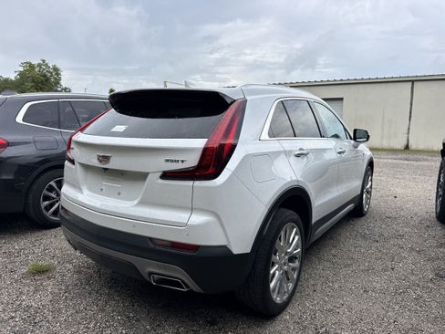 Used 2023 Cadillac XT4 Premium Luxury FWD image 3